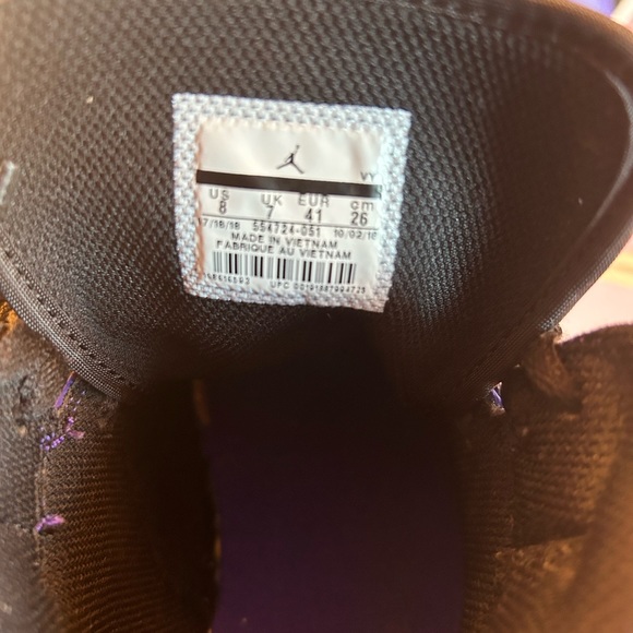 PURPLE AIR JORDAN 1s - Picture 7 of 8